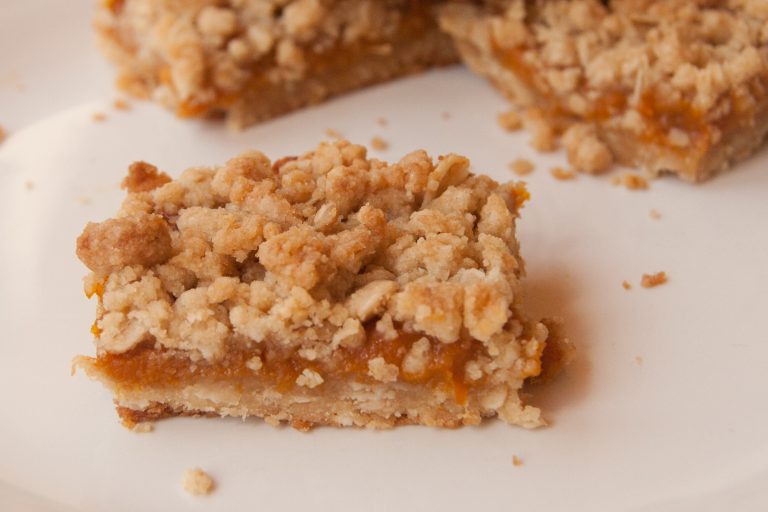 Apricot Crumble Squares: Recipe - Backyard Forager